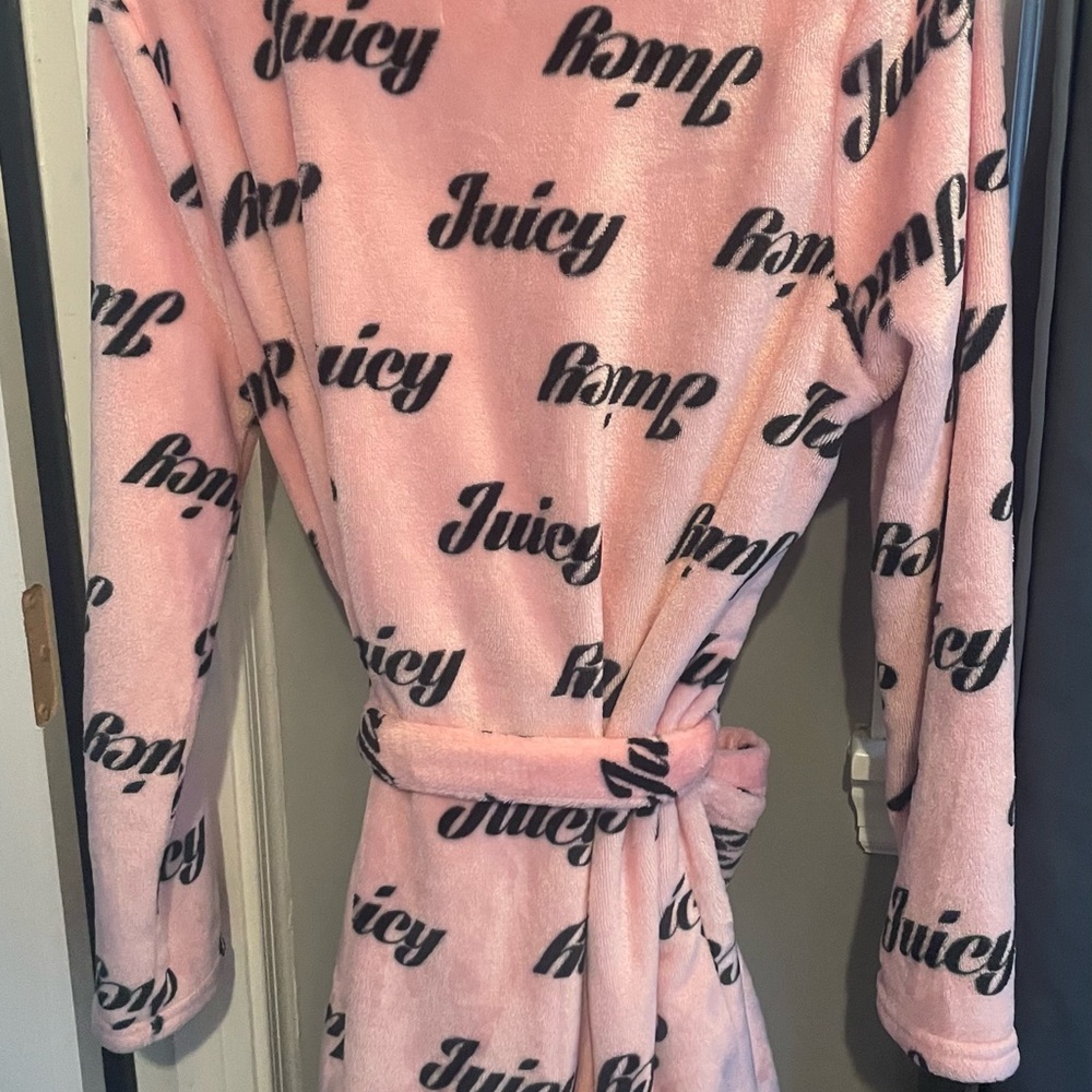 Juicy Couture Blush Pink and Black Robe - Picture 5 of 5